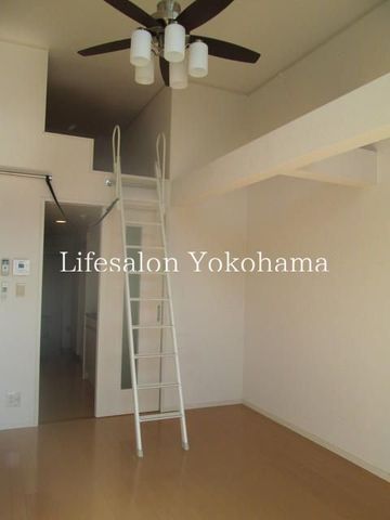 �y���̑��ݔ��z�@