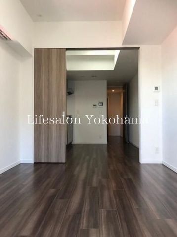 �y���ԁE���r���O�z�@