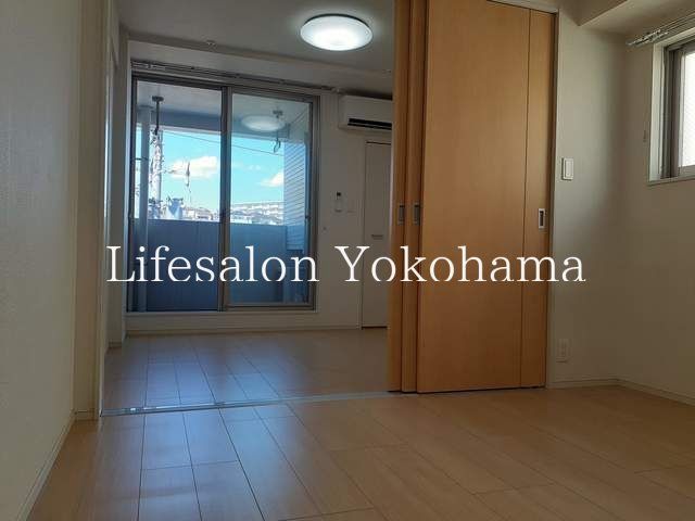 �y���ԁE���r���O�z�@