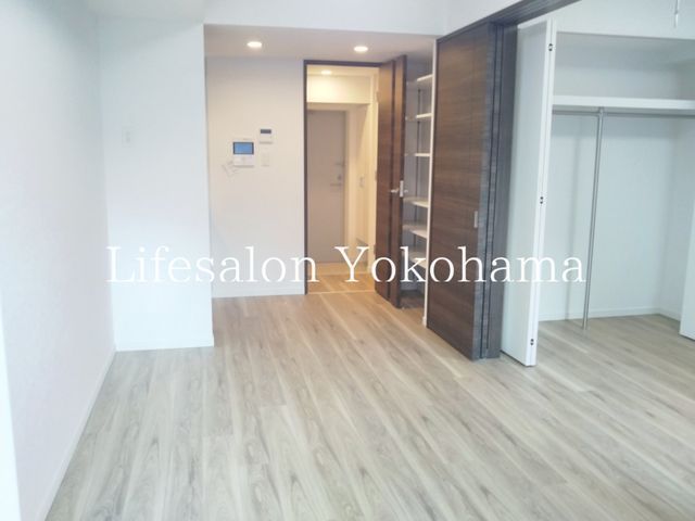 �y���ԁE���r���O�z�@