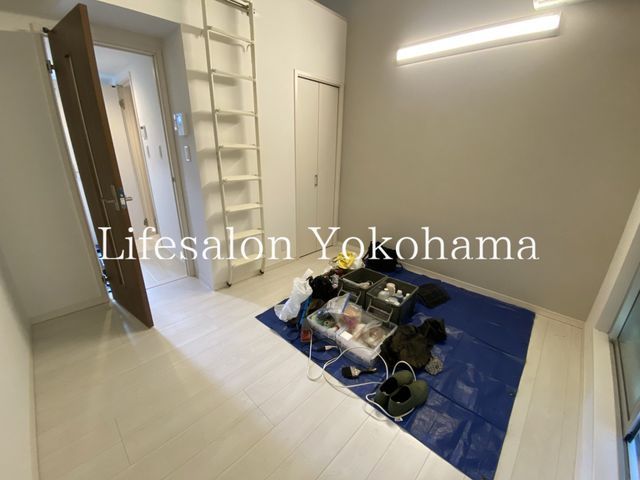 �y�����E���r���O�z�@