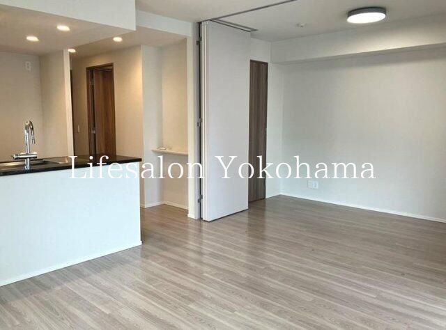 �y���ԁE���r���O�z�@