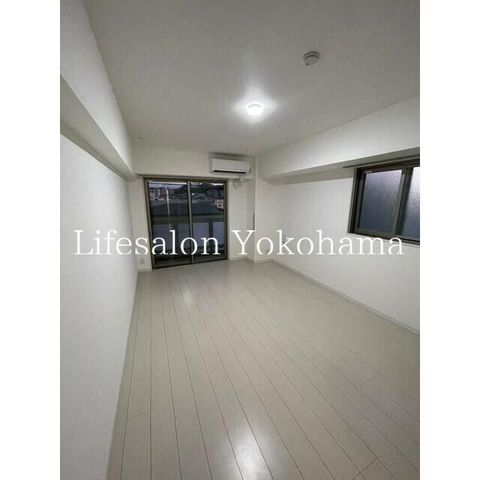 �y���ԁE���r���O�z�@