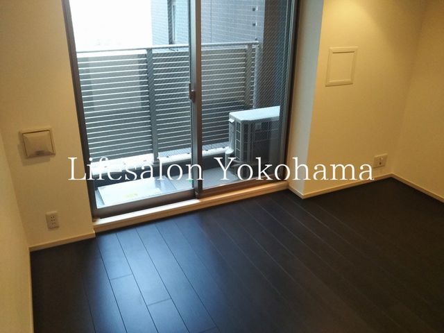 �y���ԁE���r���O�z�@