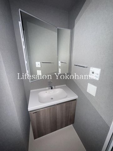 �y���ʏ��z�@�ݔ�