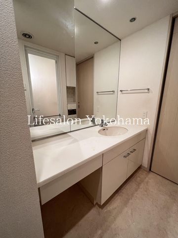 �y���ʏ��z�@���[