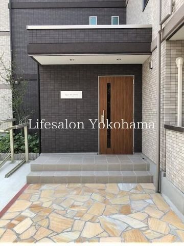 �y�G���g�����X�z�@