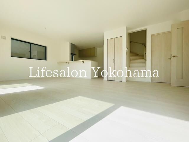 �y���ԁE���r���O�z�@