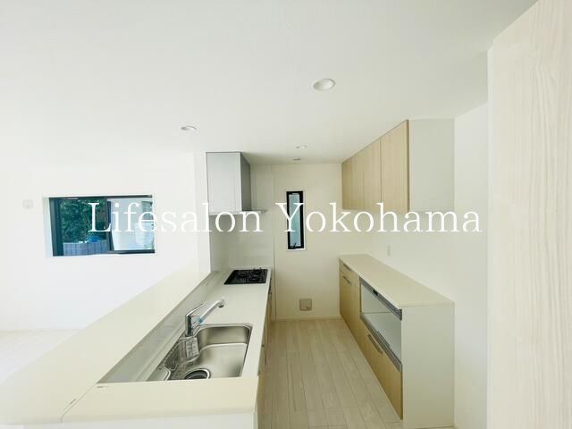 �y�L�b�`���z�@