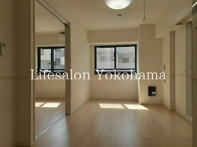 �y���ԁE���r���O�z�@