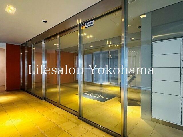 �y�G���g�����X�z�@