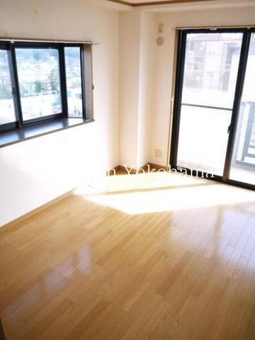 �y���ԁE���r���O�z�@