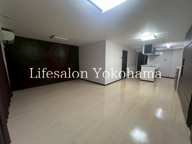 �y���ԁE���r���O�z�@