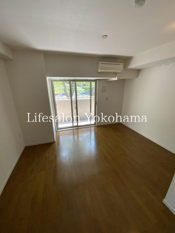 �y���ԁE���r���O�z�@