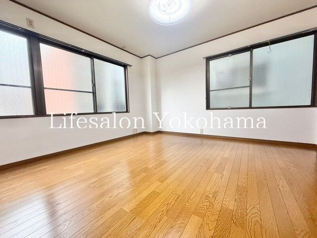 �y���ԁE���r���O�z�@