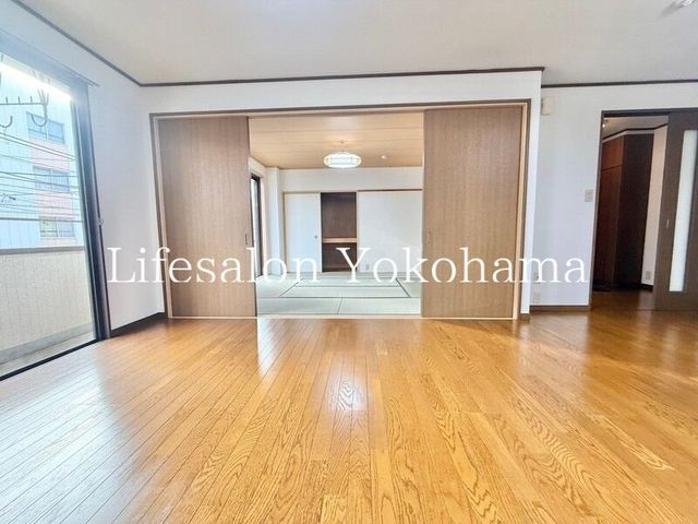 �y���ԁE���r���O�z�@