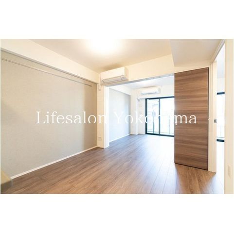 �y���ԁE���r���O�z�@