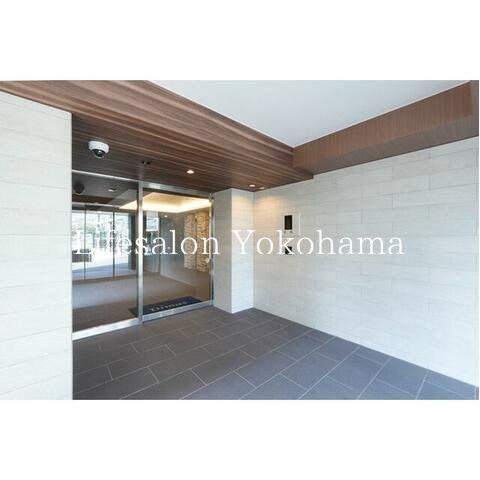 �y�G���g�����X�z�@