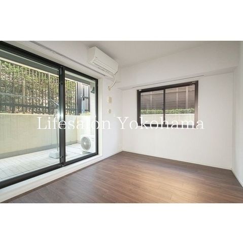 �y�����E���r���O�z�@