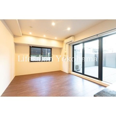 �y���ԁE���r���O�z�@