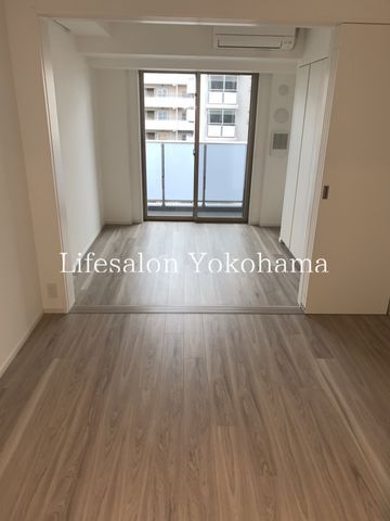 �y���ԁE���r���O�z�@