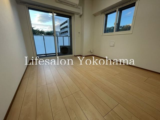 �y���ԁE���r���O�z�@