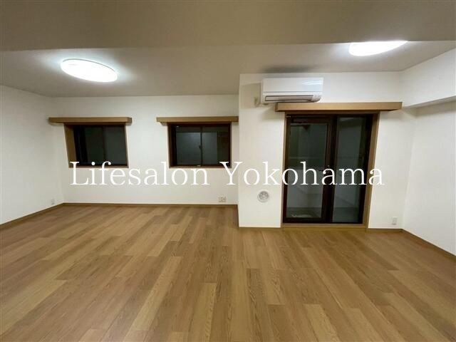 �y���ԁE���r���O�z�@