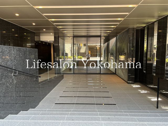 �y�G���g�����X�z�@