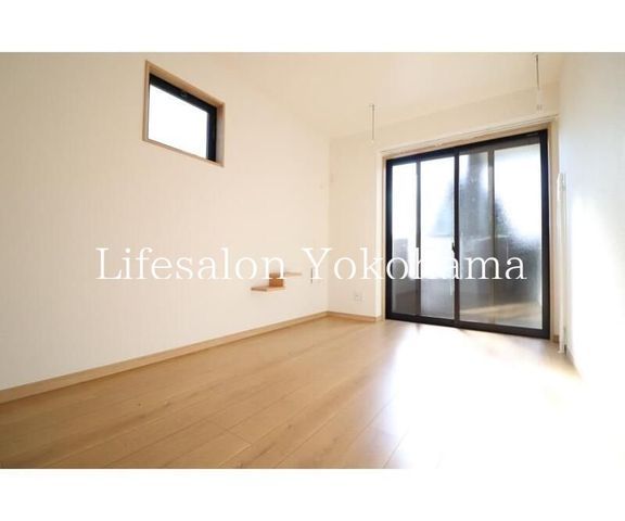 �y���ԁE���r���O�z�@