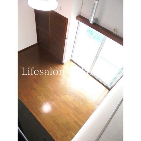 �y���ԁE���r���O�z�@