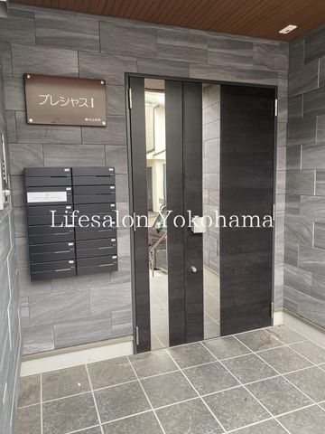 �y�G���g�����X�z�@