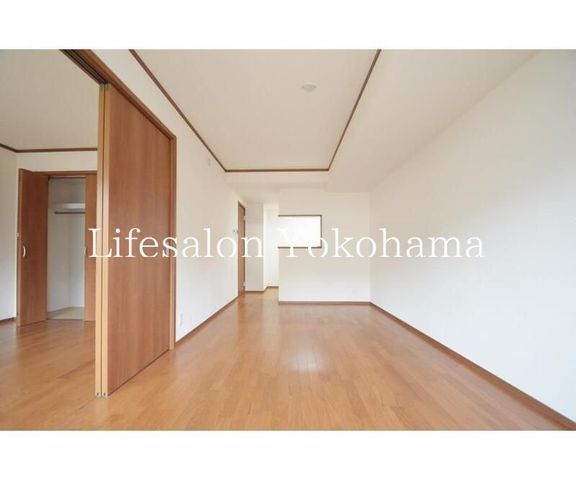 �y�����E���r���O�z�@