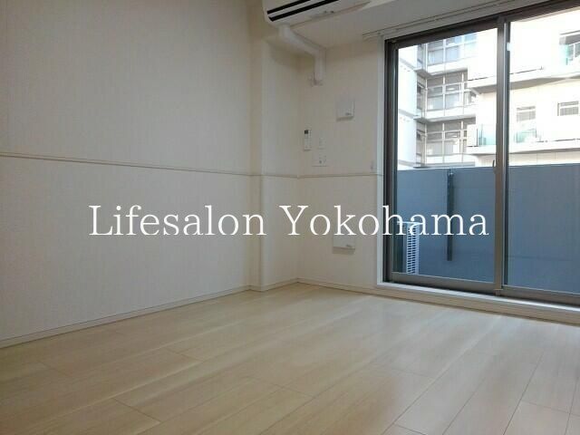 �y���ԁE���r���O�z�@