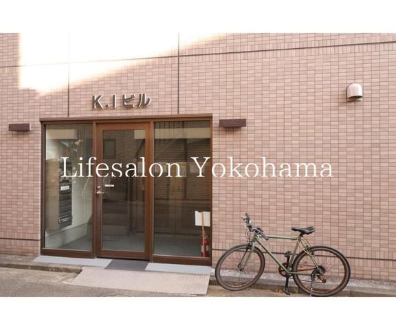 �y�G���g�����X�z�@