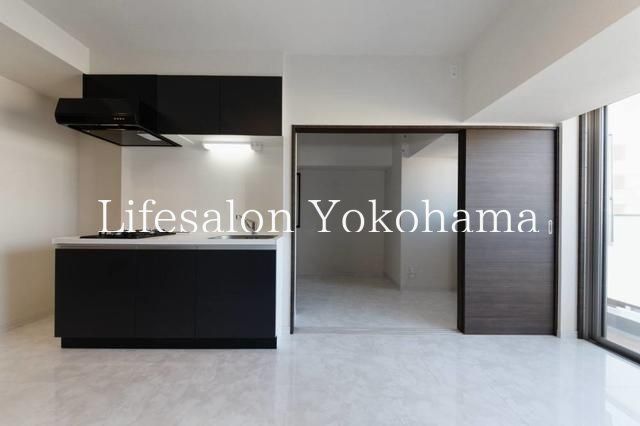yLb`z@