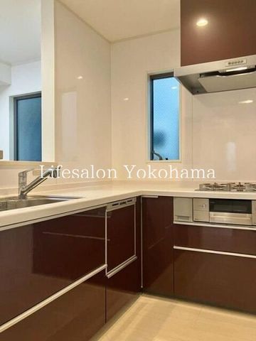 �y�L�b�`���z�@