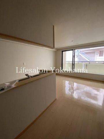 �y�����E���r���O�z�@