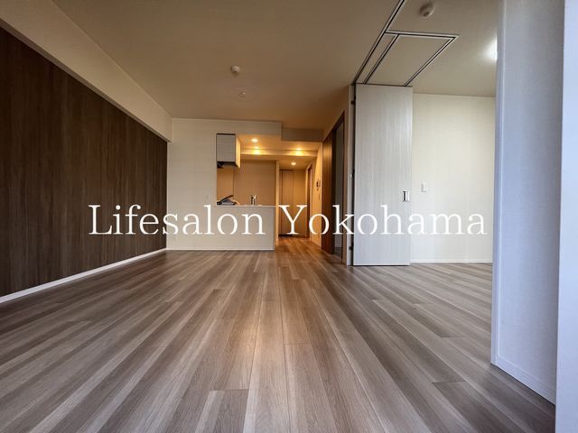 �y���ԁE���r���O�z�@