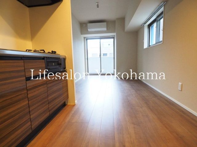 �y���ԁE���r���O�z�@