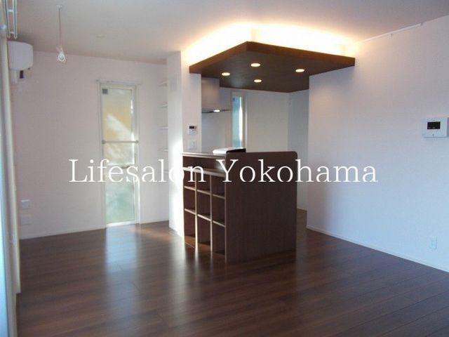 �y���ԁE���r���O�z�@