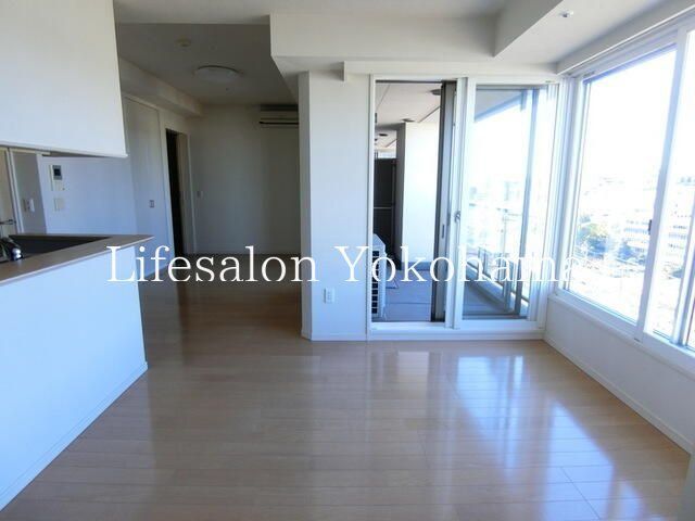 �y���ԁE���r���O�z�@