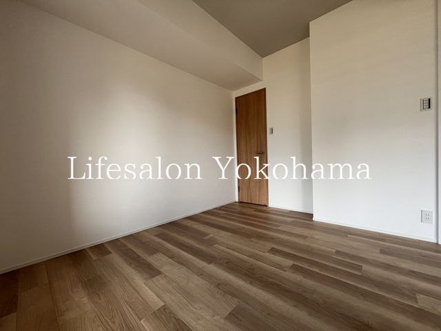 �y���̑������E�X�y�[�X�z�@���r���O/����