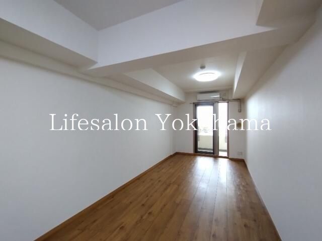 �y���ԁE���r���O�z�@
