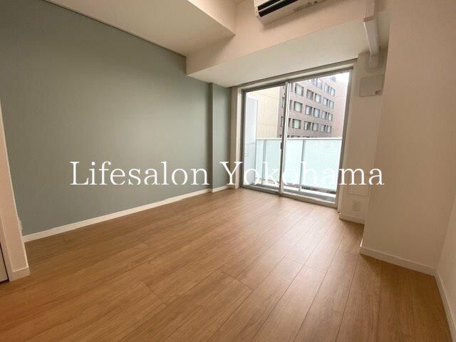 �y���ԁE���r���O�z�@