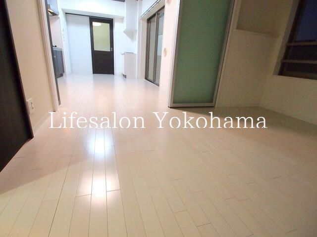�y���ԁE���r���O�z�@