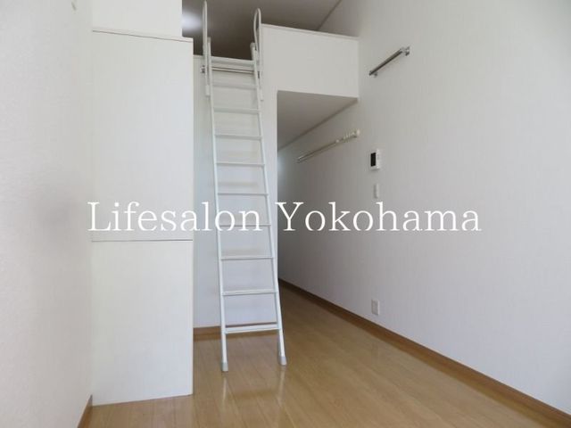 �y�����E���r���O�z�@