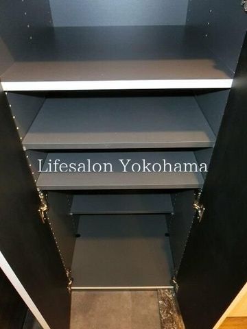 y[z@