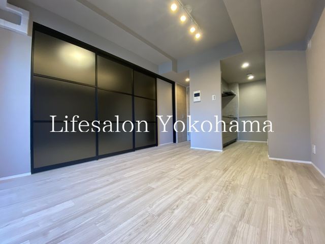 �y���ԁE���r���O�z�@�G���g�����X