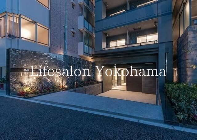 �y�G���g�����X�z�@