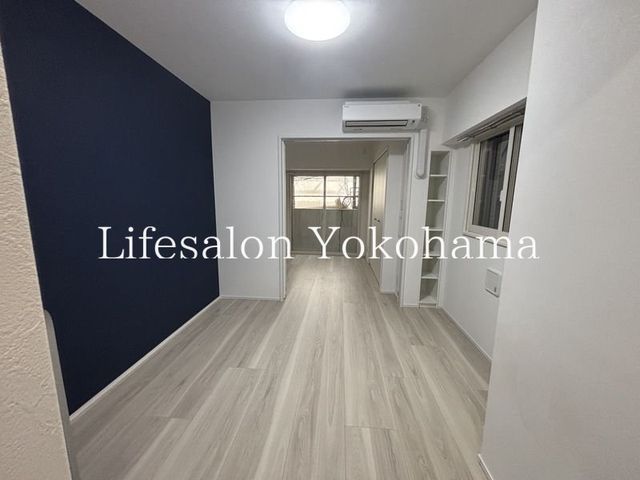 �y�����E���r���O�z�@